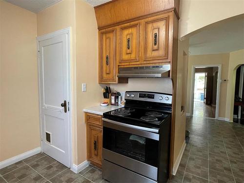 280 2Nd Avenue, Swan River, MB - Indoor Photo Showing Kitchen