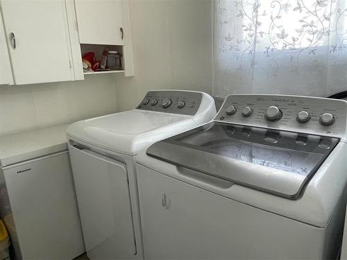 280 2Nd Avenue, Swan River, MB - Indoor Photo Showing Laundry Room