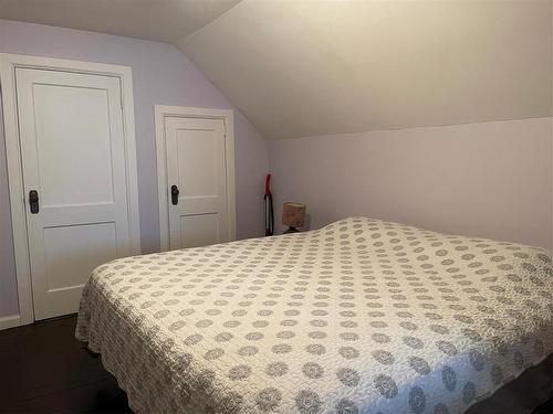 280 2Nd Avenue, Swan River, MB - Indoor Photo Showing Bedroom