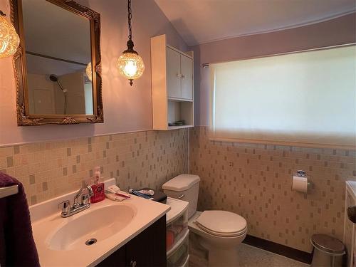 280 2Nd Avenue, Swan River, MB - Indoor Photo Showing Bathroom