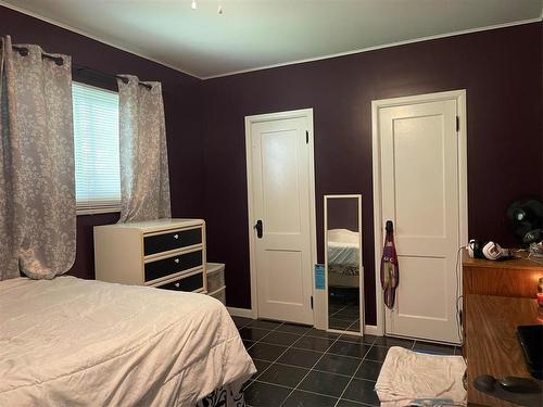 280 2Nd Avenue, Swan River, MB - Indoor Photo Showing Bedroom