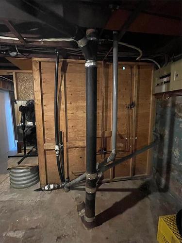 280 2Nd Avenue, Swan River, MB - Indoor Photo Showing Basement