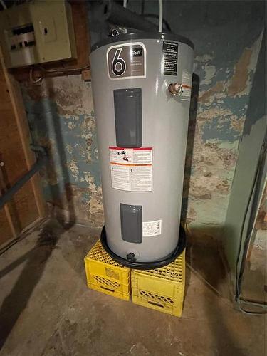 280 2Nd Avenue, Swan River, MB - Indoor Photo Showing Basement