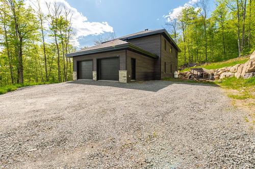 Garage - 139 Mtée Des Samares, Sainte-Agathe-Des-Monts, QC - Outdoor