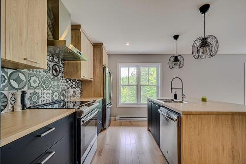 Kitchen - 416 Ch. De Montfort, Piedmont, QC - Indoor Photo Showing Kitchen With Upgraded Kitchen