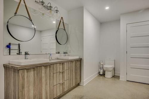 Bathroom - 416 Ch. De Montfort, Piedmont, QC - Indoor Photo Showing Bathroom