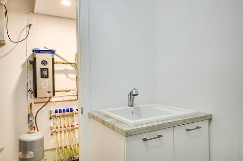 Laundry room - 416 Ch. De Montfort, Piedmont, QC - Indoor Photo Showing Bathroom