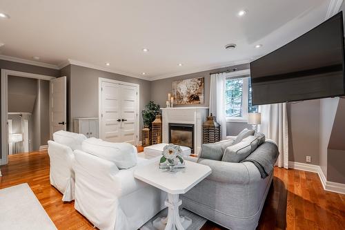 Chambre à coucher principale - 264 Brighton Drive, Beaconsfield, QC - Indoor Photo Showing Living Room With Fireplace