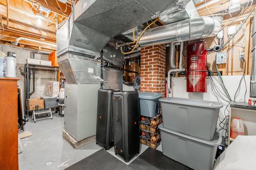 Atelier - 264 Brighton Drive, Beaconsfield, QC - Indoor Photo Showing Basement