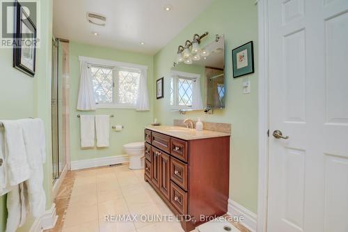 25 Singleton Street, Brighton, ON - Indoor Photo Showing Bathroom