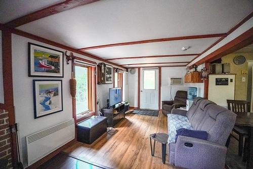 Salon - 790 Ch. De St-Edgar, New Richmond, QC - Indoor