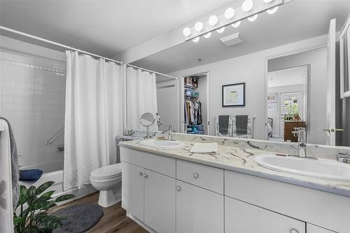 202-554 Seymour Street, Kamloops, BC - Indoor Photo Showing Bathroom