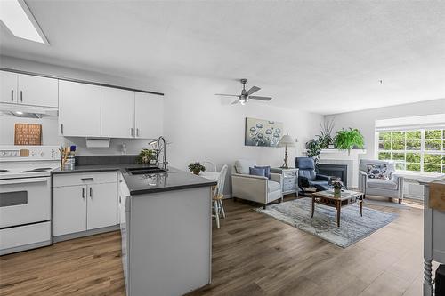 202-554 Seymour Street, Kamloops, BC - Indoor Photo Showing Kitchen