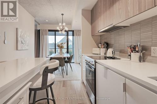 410 - 7 Smith Crescent, Toronto, ON - Indoor Photo Showing Kitchen