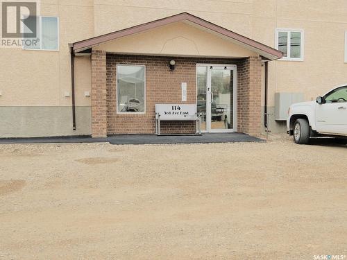 101 114 Third Avenue E, Rosetown, SK - Outdoor
