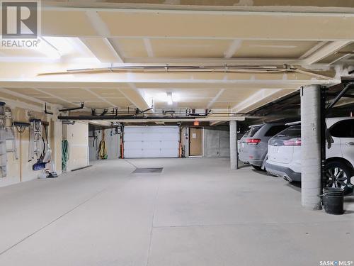 101 114 Third Avenue E, Rosetown, SK - Indoor Photo Showing Garage