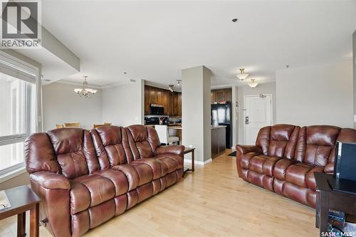 1006 902 Spadina Crescent E, Saskatoon, SK - Indoor Photo Showing Living Room