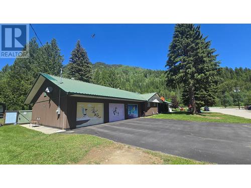Home - 110 & 114 Motel Avenue, Salmo, BC 