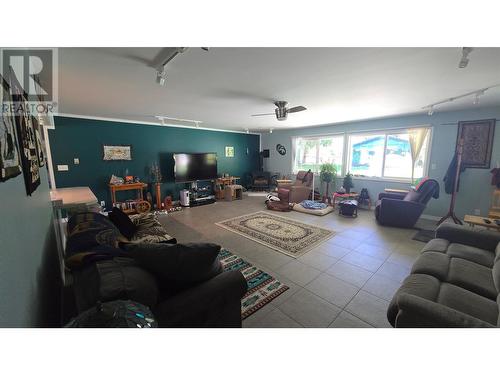 Home - 110 & 114 Motel Avenue, Salmo, BC 