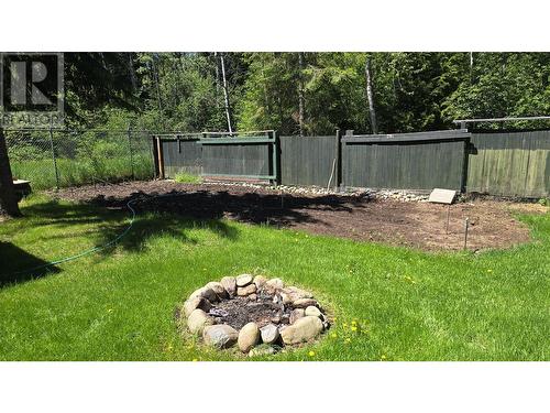 Home Yard - 110 & 114 Motel Avenue, Salmo, BC 
