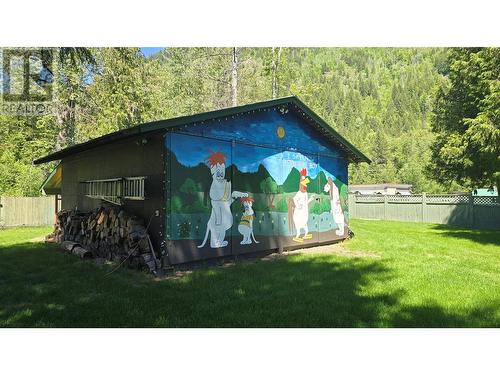Home Shop - 110 & 114 Motel Avenue, Salmo, BC 