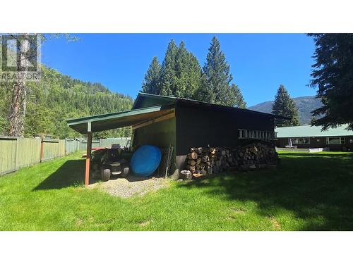 110 & 114 Motel Avenue, Salmo, BC 