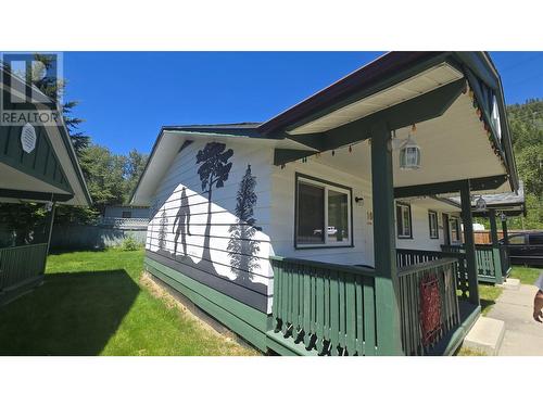 110 & 114 Motel Avenue, Salmo, BC 