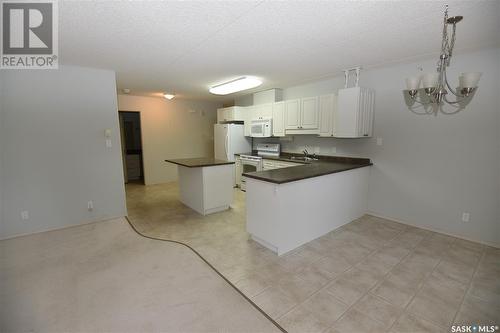 308 215 1St Street E, Nipawin, SK - Indoor Photo Showing Kitchen