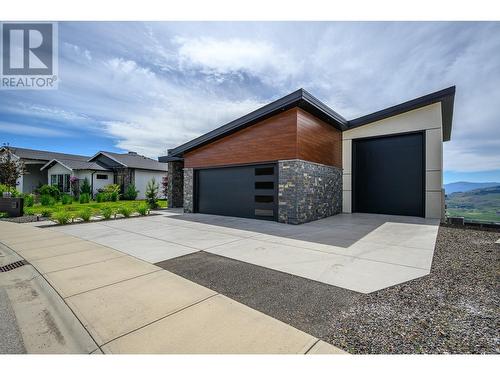 ""hidden"" RV garage - 632 Hart Place, Vernon, BC - Outdoor