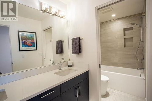 632 Hart Place, Vernon, BC - Indoor Photo Showing Bathroom