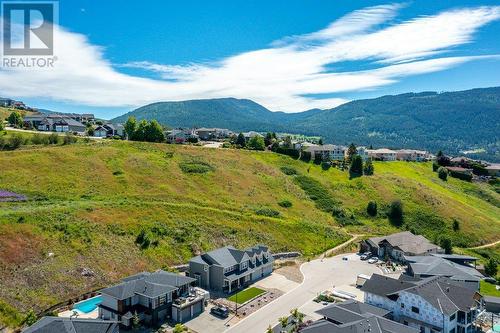 Cul-de-sac living.  Only 7 homes in this quite pocket of the Foothills - 313 Baldy Place, Vernon, BC - Outdoor With View