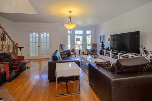 Living room - 49 Rue Des Arbres, Dollard-Des-Ormeaux, QC - Indoor Photo Showing Living Room