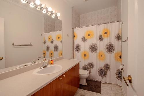 Bathroom - 49 Rue Des Arbres, Dollard-Des-Ormeaux, QC - Indoor Photo Showing Bathroom