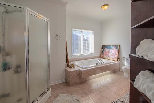 Bathroom - 49 Rue Des Arbres, Dollard-Des-Ormeaux, QC - Indoor Photo Showing Bathroom