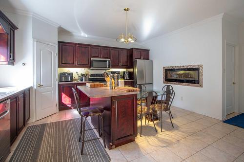 Kitchen - 49 Rue Des Arbres, Dollard-Des-Ormeaux, QC - Indoor Photo Showing Kitchen
