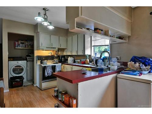 307, 311,315 Holly Ave, Nanaimo, BC - Indoor