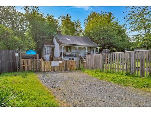 307, 311,315 Holly Ave, Nanaimo, BC - Outdoor