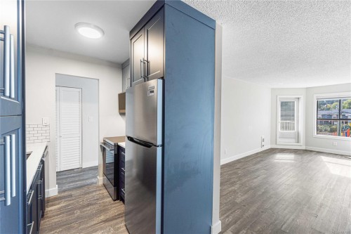 213-2815 Departure Bay Rd, Nanaimo, BC - Indoor