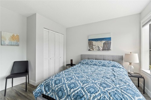 213-2815 Departure Bay Rd, Nanaimo, BC - Indoor Photo Showing Bedroom