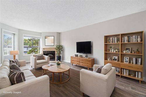 213-2815 Departure Bay Rd, Nanaimo, BC - Indoor Photo Showing Living Room