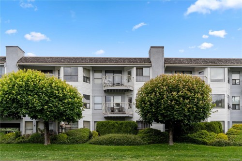 213-2815 Departure Bay Rd, Nanaimo, BC - Outdoor With Balcony