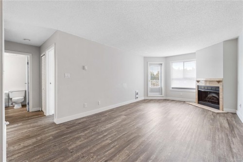 213-2815 Departure Bay Rd, Nanaimo, BC - Indoor With Fireplace