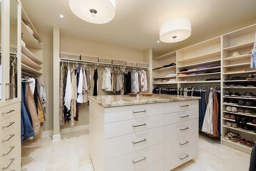 Walk-in closet - 22 Place Madison, Hudson, QC - Indoor With Storage