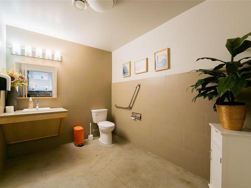 7431 Industrial Rd, Lantzville, BC 