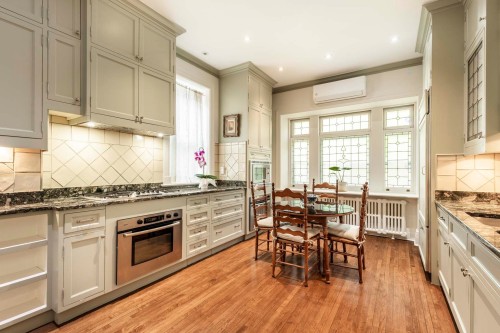 Cuisine - 3206 Boul. The Boulevard, Westmount, QC - Indoor Photo Showing Kitchen With Upgraded Kitchen