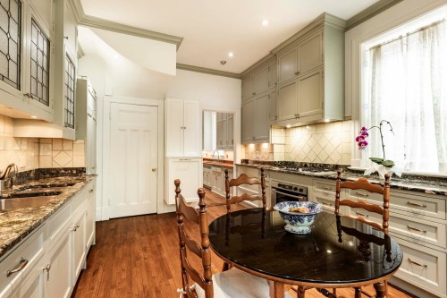 Cuisine - 3206 Boul. The Boulevard, Westmount, QC - Indoor Photo Showing Kitchen With Upgraded Kitchen