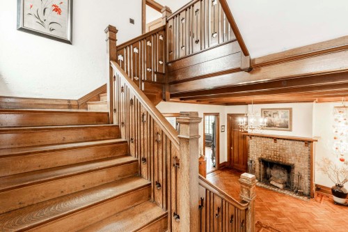 Escalier - 3206 Boul. The Boulevard, Westmount, QC - Indoor Photo Showing Other Room With Fireplace