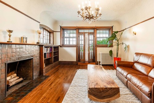 Salle familiale - 3206 Boul. The Boulevard, Westmount, QC - Indoor Photo Showing Living Room With Fireplace