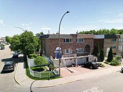 6790 Rue St-Zotique E.  Montréal (Mercier/Hochelaga-Maisonneuve), QC H1M 2Z3