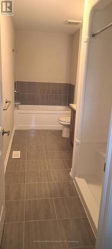 17 Renfrew Trail, Welland, ON - Indoor Photo Showing Bathroom